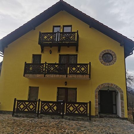 Yellow House Bran  Zewnętrze zdjęcie